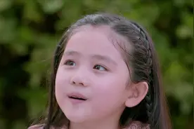 小女孩嘴太甜了，跟抹了蜜一样，哄得爷爷奶奶乐得合不拢嘴视频封面