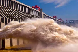 美国水泥大坝能用上百年，三峡大坝能用多久？