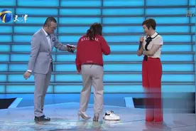 女汉子求职被当场要求穿高跟鞋，步伐搞笑看得众人紧张丨非你莫属视频封面