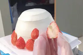 快手蛋糕草莓塔，看一遍就能会，用巧克力固定草莓绝了视频封面