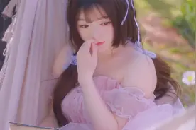 春天约上闺蜜拍少女写真！超仙的裙子配白色蕾丝袜，拍一套太出片视频封面