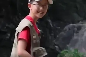 12岁男孩认识上千种昆虫成科普大神：看到喜欢的昆虫手都会颤抖视频封面