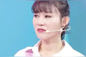 北漂女孩告白房东大叔，没想到大叔却是来断念想的，女孩泪洒舞台视频封面