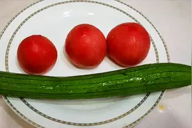 三伏天要多吃丝瓜，教你特色吃法，不做汤不做馅，简单营养又解馋