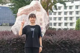 河南18岁709分女学霸点名上清华：学医抗疫，尽自己的一份力量视频封面