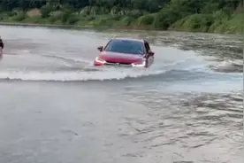 比亚迪唐开船名场面，涉水上岸旁边的叔叔都看愣了视频封面