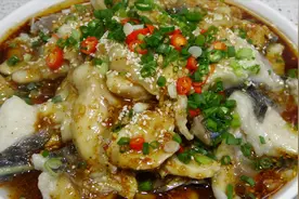 教你一招“口水鱼”的家常做法，麻辣鲜香，入口滑嫩，太好吃了