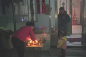 农村80后夫妻除夕夜守到12点发子，遵守老传统，你们那有这习俗吗视频封面