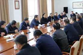 临夏市召开州医院扩建项目现场办公会 全面启动州医院扩建项目视频封面