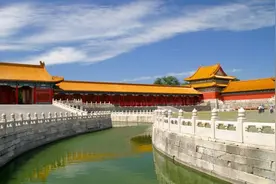 朱元璋的马皇后一共生下5个儿子，为何历史记载的却一个也没有？视频封面
