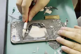 激光拆苹果后盖全过程，爆破笔神助力！视频封面