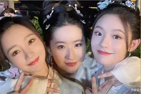 陈晓打戏花絮曝光！动作行云流水，刘亦菲柳岩自拍梦回小龙女视频封面