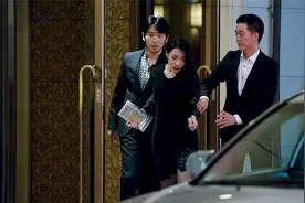 小姐姐约陪被下药 看看她是怎么自救的视频封面