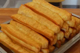 速冻油条也能在家做，外酥里软个个空心，咬一口满嘴香视频封面