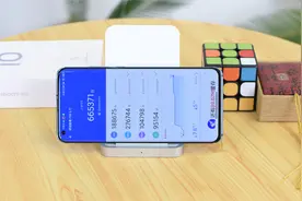 首发抢到小米10S，安兔兔跑分完整版测试：66W+香么视频封面