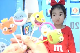 棒棒糖分享！小女孩喜欢青蛙棒棒糖，你喜欢哪个棒棒糖呢？