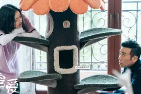 宠爱：于和伟的女儿追星，他不顾形象要下签名，喜感中带着感动