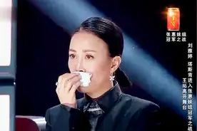 王拓离开好声音舞台，那英眼泪止都止不住，都是心头肉！视频封面