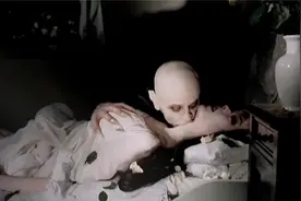 世界上真的有吸血鬼吗？胆小勿入！视频封面