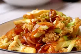 菜花家常做法，简单不麻烦，几分钟炒一锅，好香