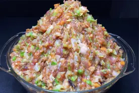 猪肉包菜饺子馅怎么调好吃？手把手教会你，又香又嫩，天天吃不够