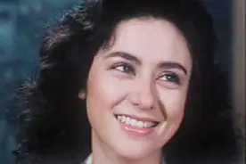 洪金宝老婆照片曝光，年轻时的她，美得惊艳视频封面