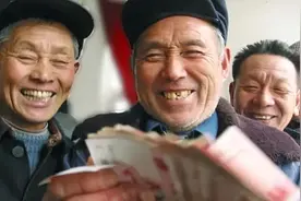 社保缴15年、20年、30年……到手退休金差别有多大？视频封面