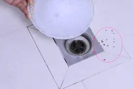 天暖和了，卫生间小飞虫越来越多，只需倒入一碗它，彻底消灭干净视频封面