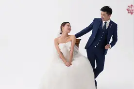 自己拍套婚纱照，这样的技巧超有趣，手把手教你视频封面