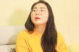搞笑剧：大姨子借美女去干活，没想两人说话一个比一个逗，真有才视频封面
