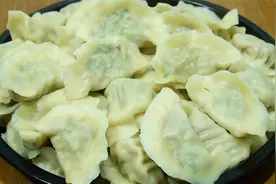 香椿还能做饺子？告诉你调馅配方，个个皮软馅香，蘸料汁一口一个视频封面
