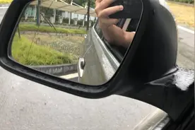 倒车转直角弯，什么时候打方向盘，不会撞到障碍物视频封面