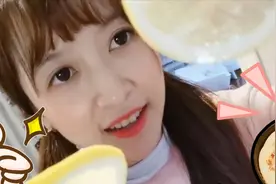 板娘小薇vlog：花万元买个做饭机器人，不止会做披萨还会秒切柠檬视频封面