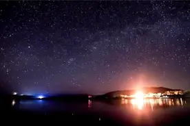 今晚天琴座流星雨迎来极大，每小时会有一二十颗流星划过天空