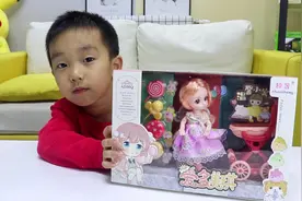 开箱萌娃过家家玩具，小公主推购物车去买糖果，那个好吃呢？视频封面