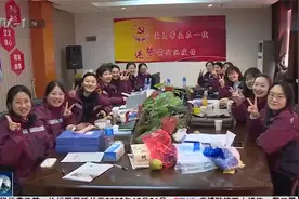 平均年龄25岁！24小时全程在岗，坚守核酸采样一线的“娘子军”视频封面