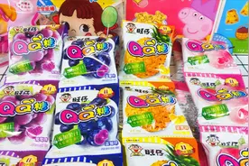 小朋友爱吃的零食大礼包，试吃多口味的旺仔QQ糖视频封面