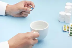 二甲双胍普通片剂与缓释制剂，选谁效果更好？医生告诉您实情视频封面