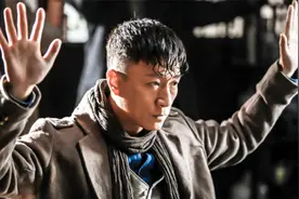 曝孙红雷夫妇转移上亿资产，移民澳洲，男方回国现身菜市场破传闻视频封面