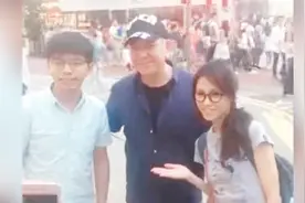 刚刚！“港独”黄秋生在日本公然叛国 合影汉奸黄之锋跪舔英国