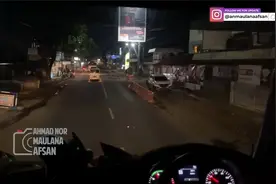 国外夜间驾驶卡车第一视角视频封面