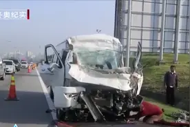 桃田贤斗马来西亚遭遇车祸，司机当场死亡，桃田贤斗目前情况稳定视频封面