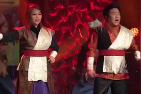 越南歌手翻唱《铁血丹心》，俊男靓女的组合，唱出了不一样的味道视频封面