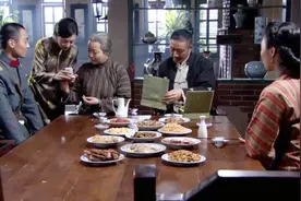 传武凯旋归来，当上了团长，还将少帅给的礼物带回来了！视频封面