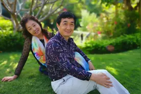 原山西电视台主持人李忠莲和丈夫朱毅在海南度假生活惬意视频封面