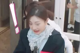 袁姗姗自夸衣帽间整理地好，包文婧一出手，袁姗姗秒打脸！视频封面