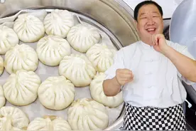 包子皮怎么做松软口感好？肉馅怎么调鲜嫩味足？教你家常版小笼包