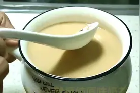 奶粉加红茶，教你在家自己熬奶茶，口感纯正，比外边买的还好喝视频封面