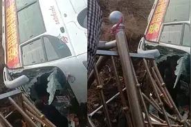 湖南岳阳一公交车发生事故 当地：造成1人死亡、3人受伤视频封面