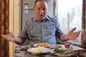 米饭+大列巴！“中俄结合”的晚餐让战斗民族大叔赞不绝口